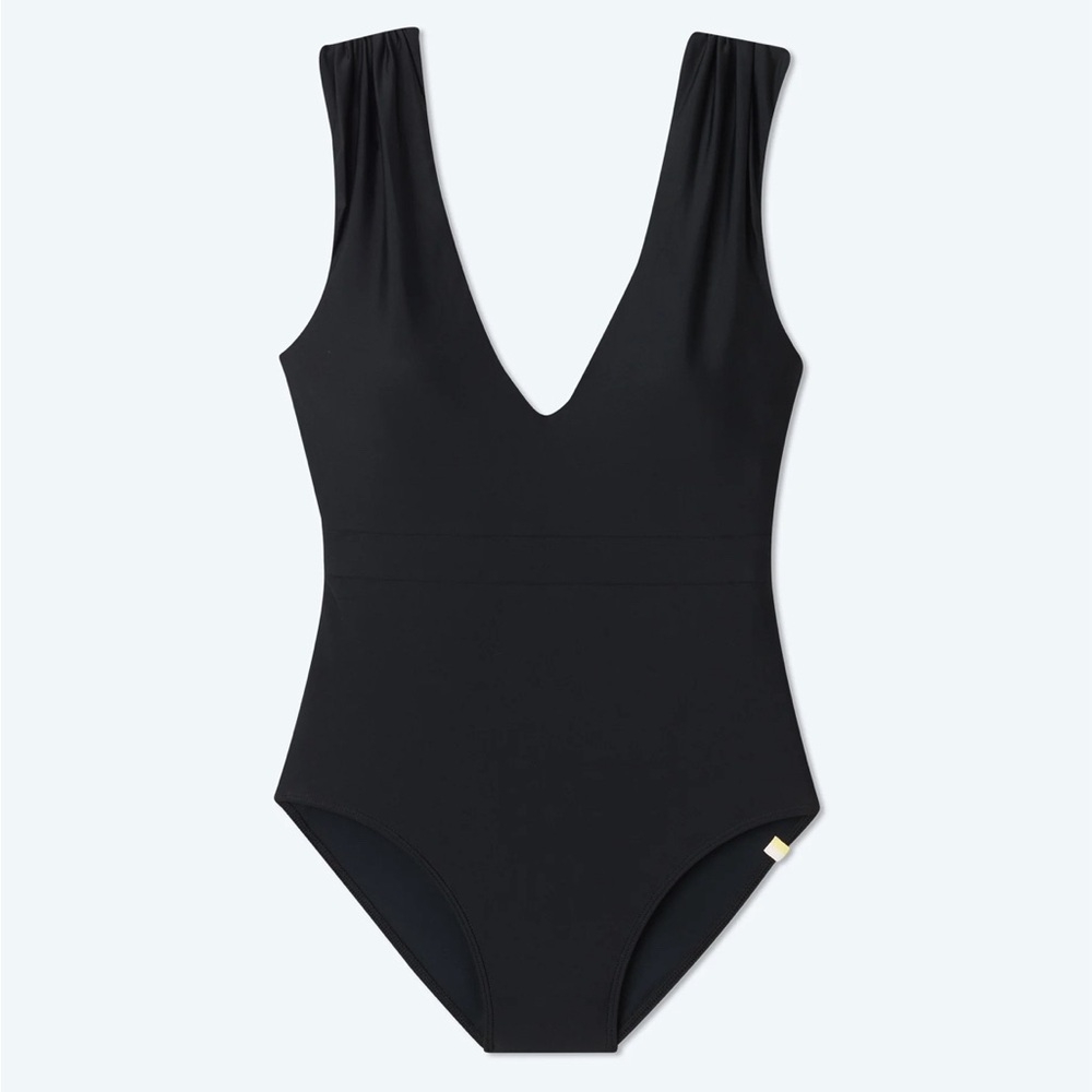NWT summersalt black Ruched Backflip in size 8